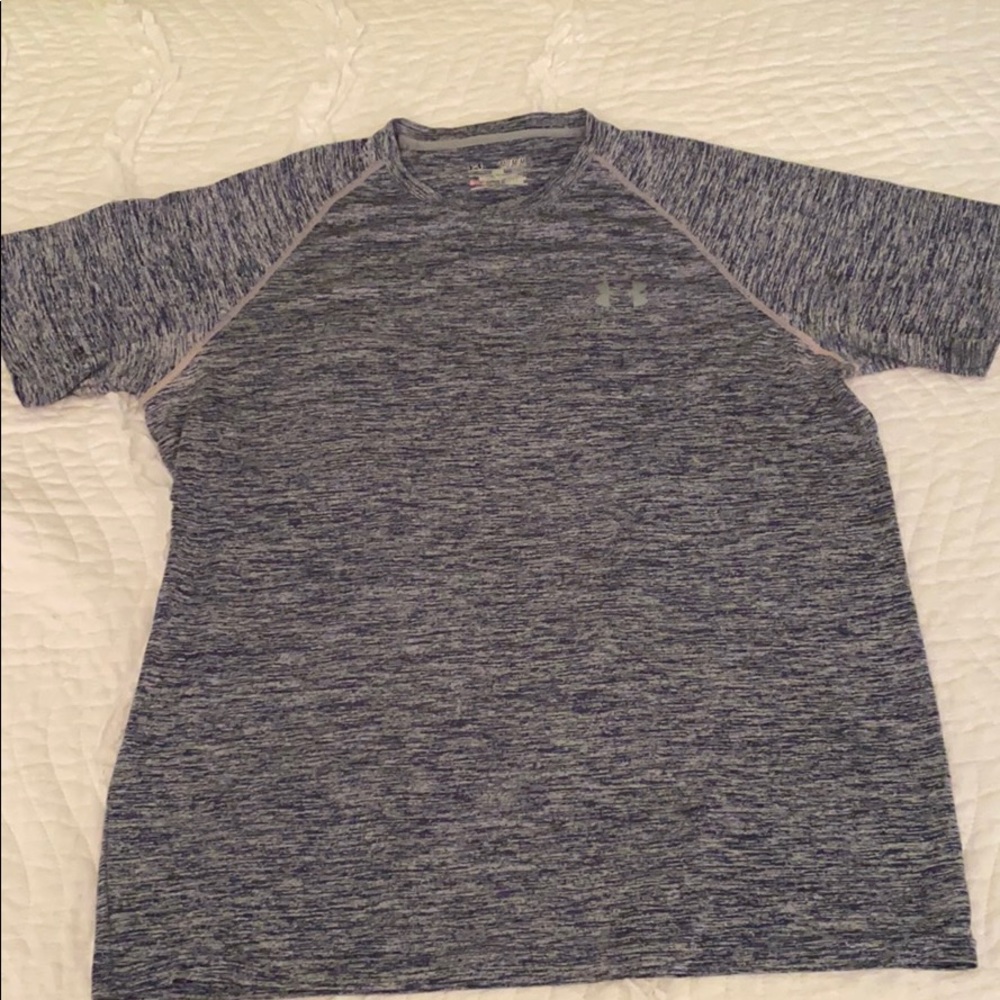 Men’s Under Armour heat gear tshirt